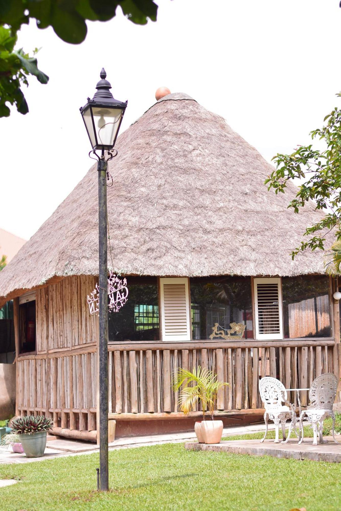 Hotel St. Patrick'S Forest House à Entebbe Extérieur photo